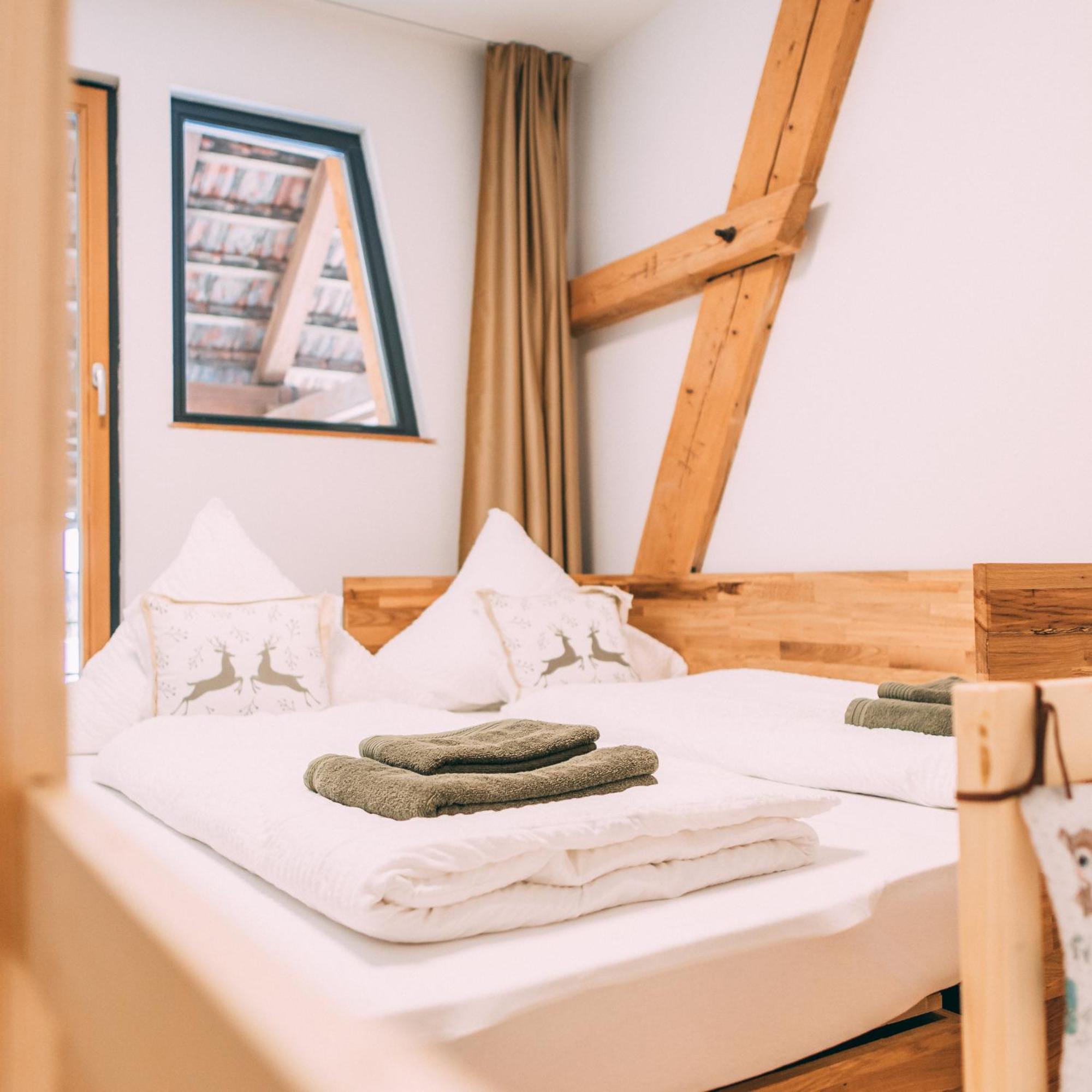 Gut Huegle Jugendzimmer Равенсбург Стая снимка
