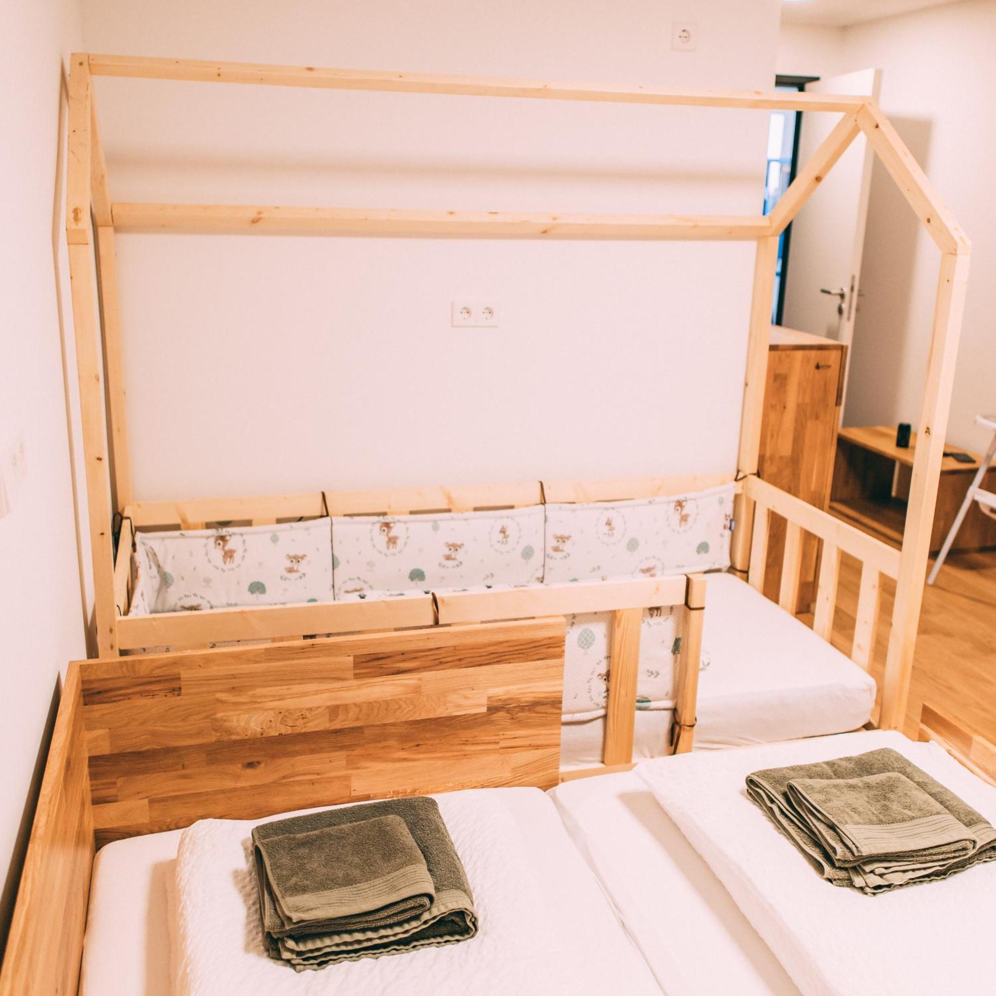 Gut Huegle Jugendzimmer Равенсбург Стая снимка